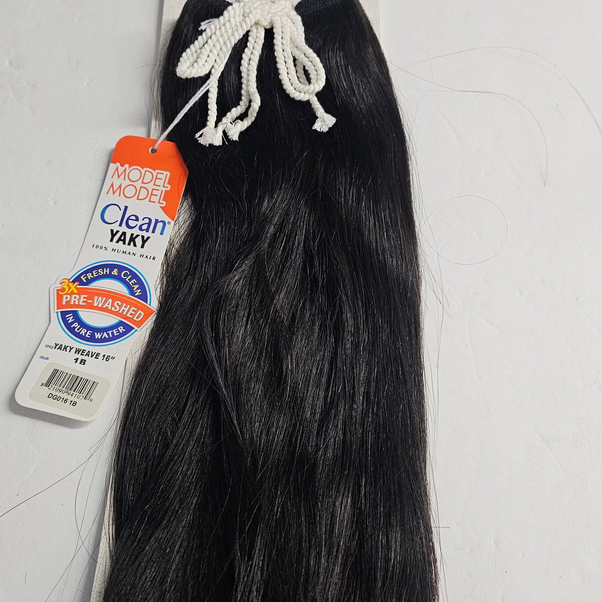Model model Clean - pre-washed Yaky weave - sew-in weft