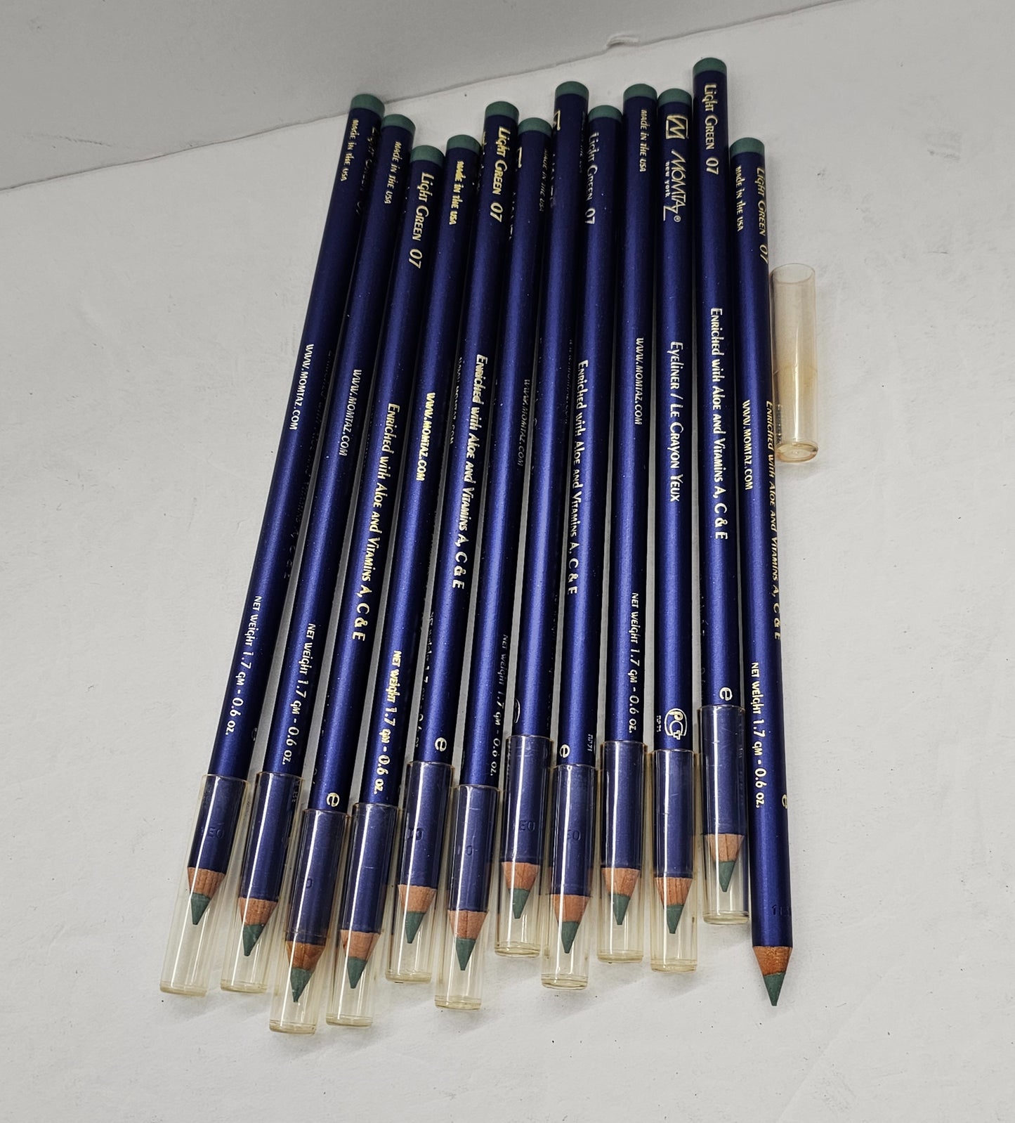Set of 12 professional eyeliner pencils; light green; 0.6oz image 2