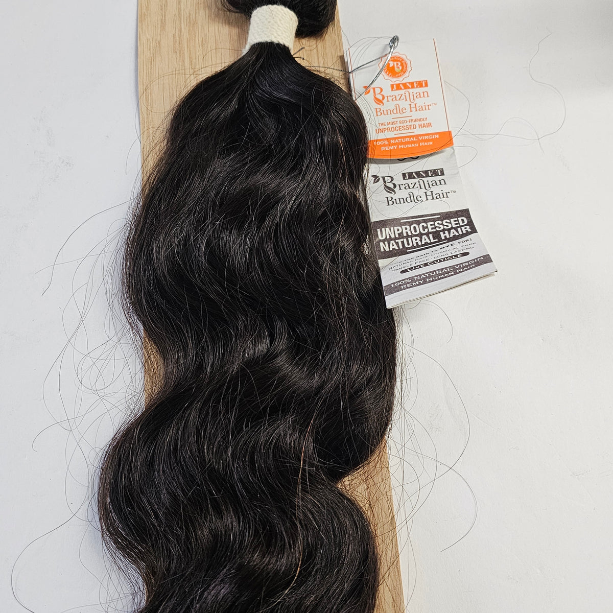 Unprocessed natural hair weave - Brazilian bundle hair - Natural wave by Janet