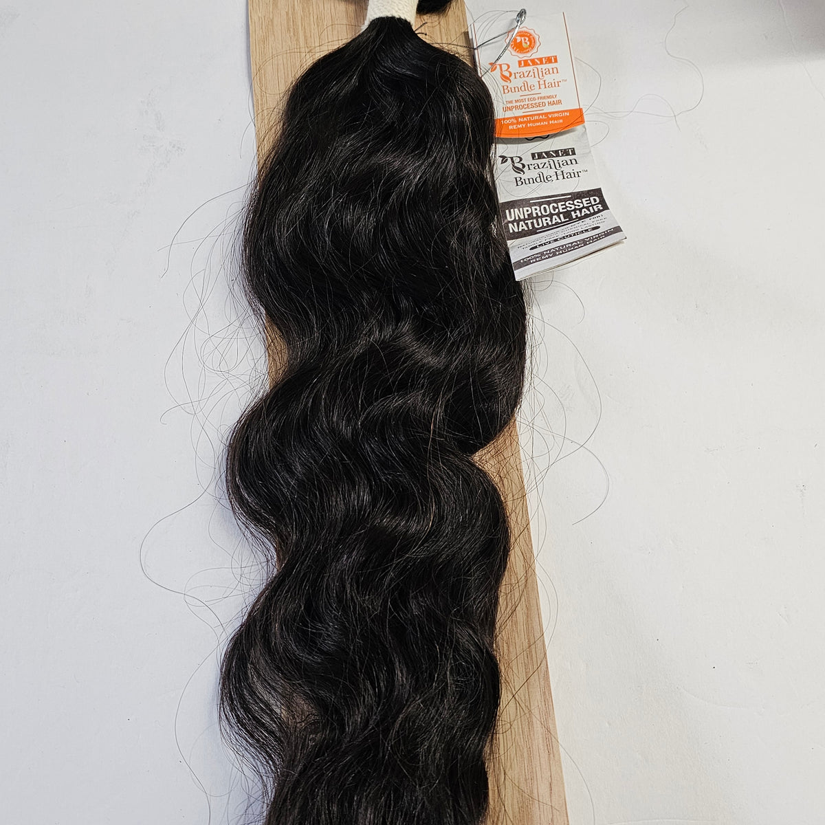 Unprocessed natural hair weave - Brazilian bundle hair - Natural wave by Janet