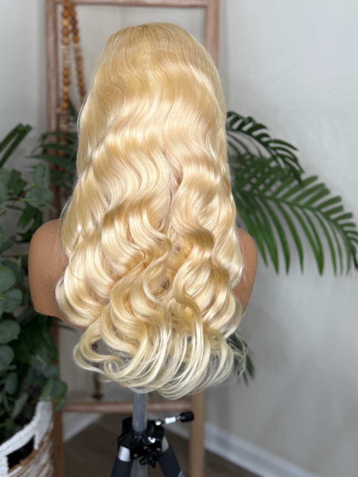 Blond Virgin human hair wig - straight