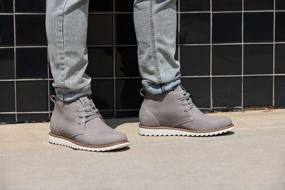 CALTO - J2192 - 2.6 Inches Taller (Grey/White Sole) - Nubuck Chukka Boots