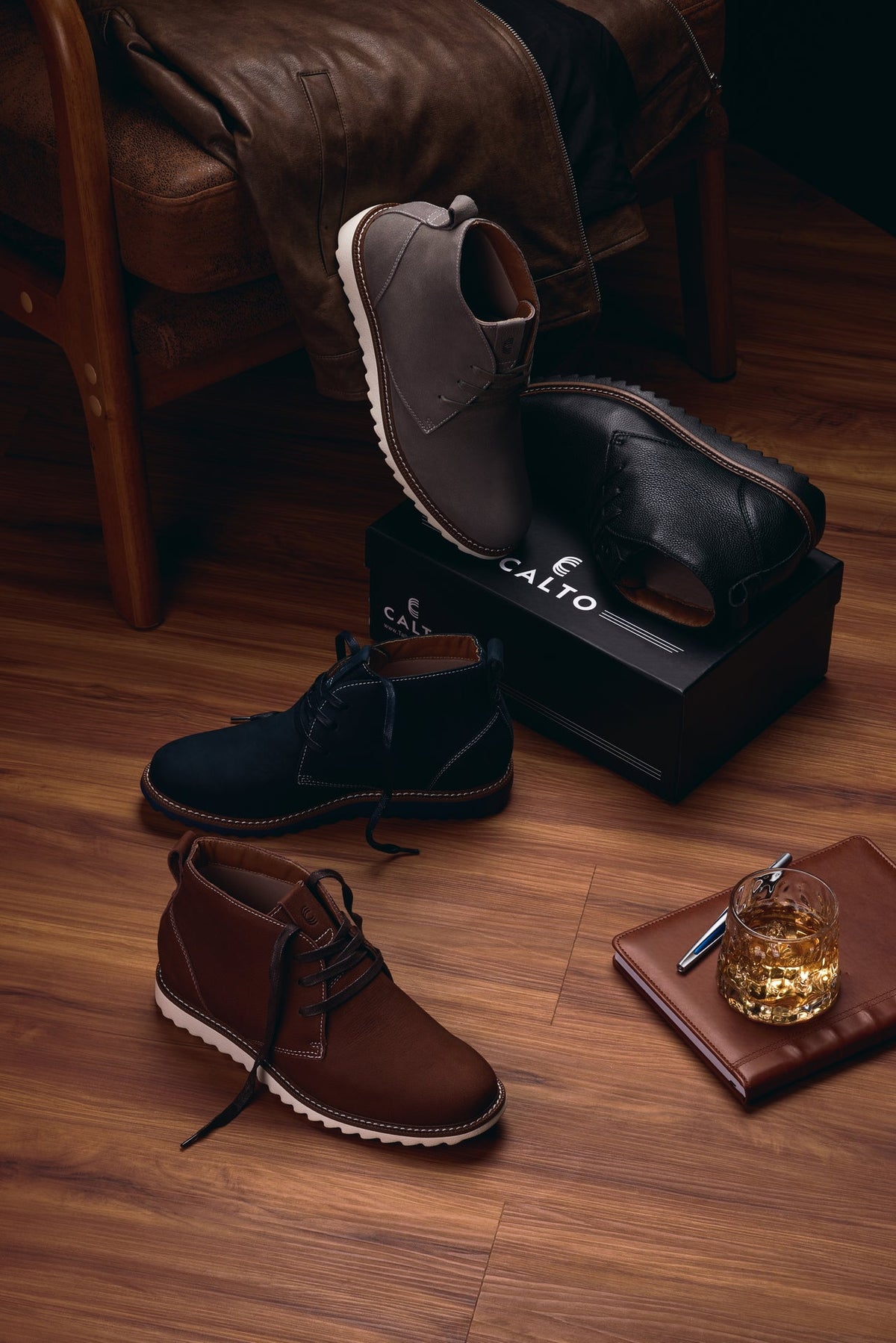 CALTO - J2190 - 2.6 Inches Taller (Black/Black Sole) - Chukka Boots
