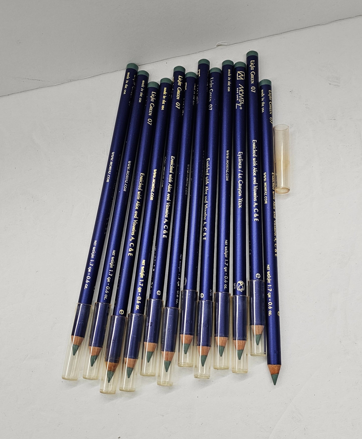 Set of 12 professional eyeliner pencils; light green; 0.6oz image 1