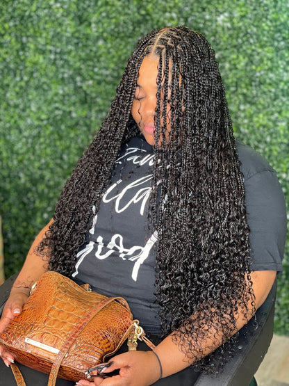 Deep Curls human hair bulk for braids styling.