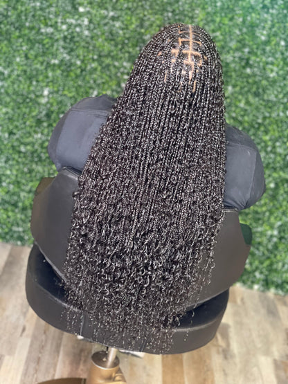 Deep Curls human hair bulk for braids styling.