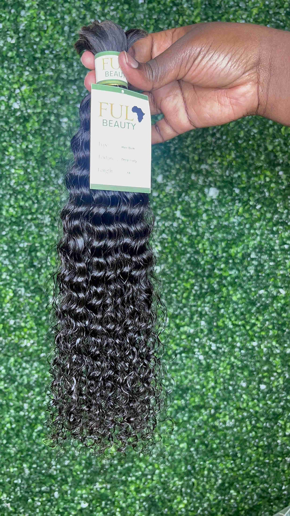 Deep Curls human hair bulk for braids styling.
