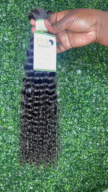 Deep Curls human hair bulk for braids styling.
