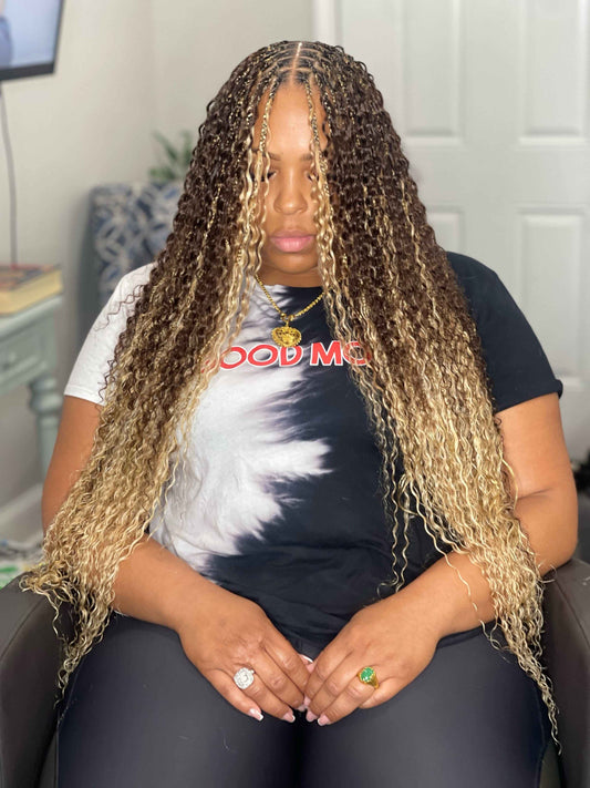 Deep Curls human hair bulk for braids styling.