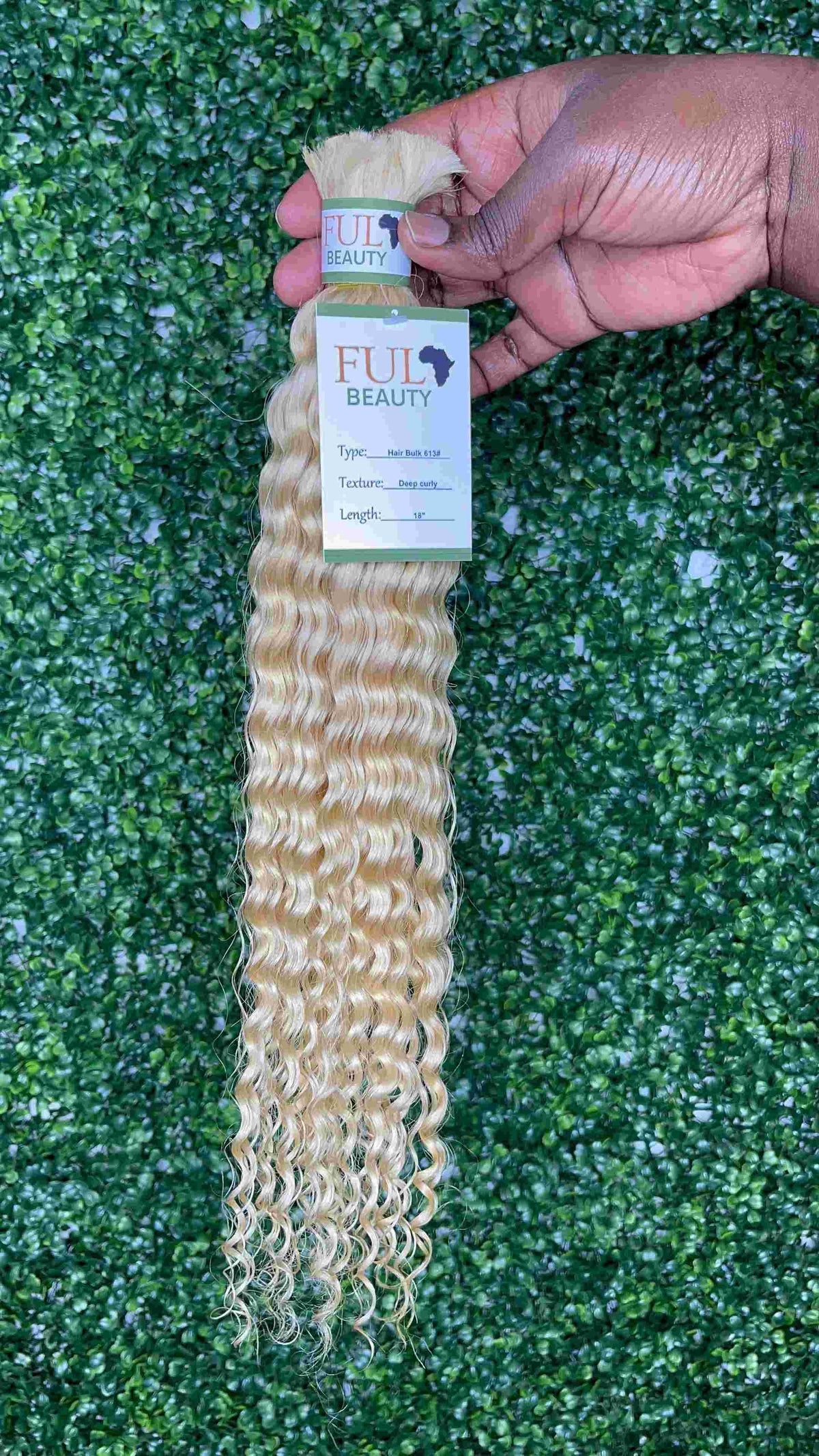 Deep Curls human hair bulk for braids styling.