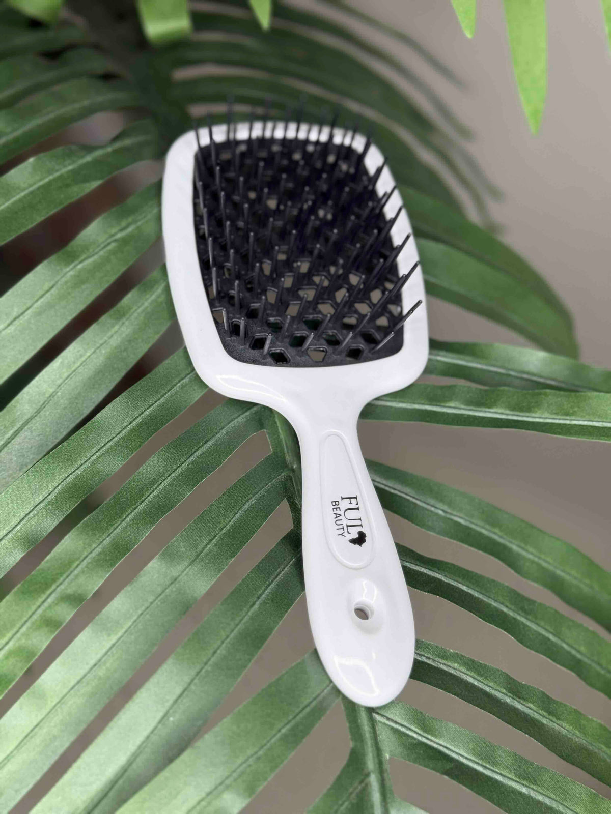 The Fula Detangling Brush